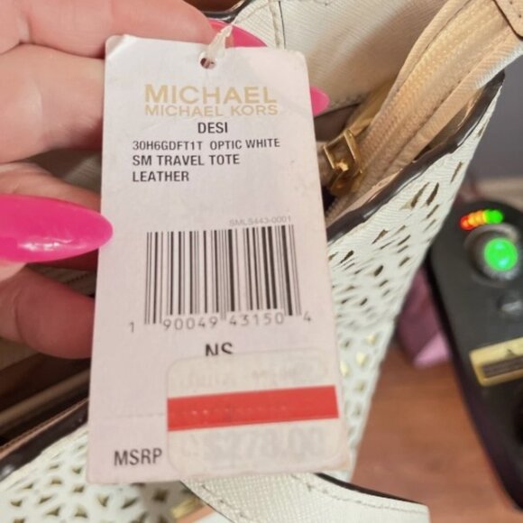 Michael Kors Optic White/Gold Handbag with laser cutouts - Picture 5 of 5